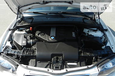 Седан BMW 1 Series 2009 в 