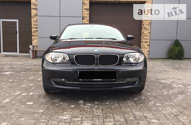 Хетчбек BMW 1 Series 2009 в 