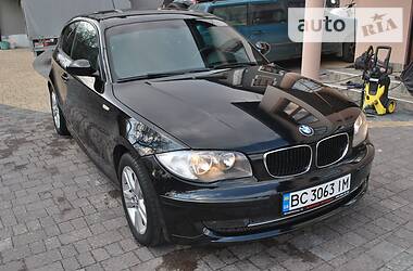 Хетчбек BMW 1 Series 2008 в 