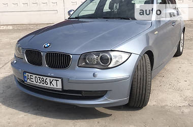 Хетчбек BMW 1 Series 2008 в 