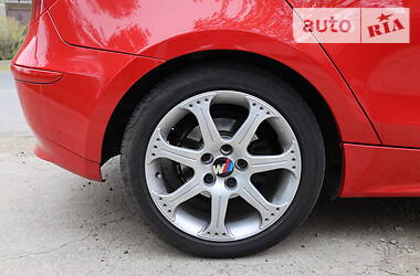 Хетчбек BMW 1 Series 2005 в 