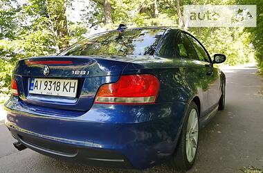 Купе BMW 1 Series 2012 в 