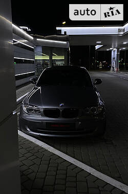 Хэтчбек BMW 1 Series 2010 в Львове