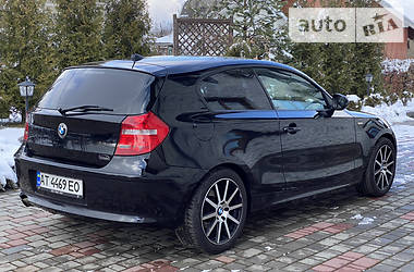 Хэтчбек BMW 1 Series 2010 в Коломые