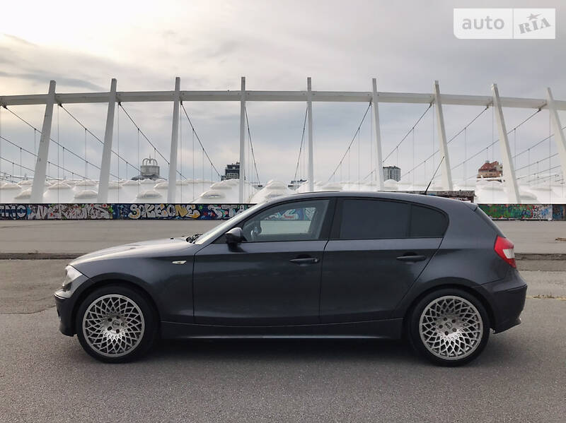 Хэтчбек BMW 1 Series 2005 в Киеве