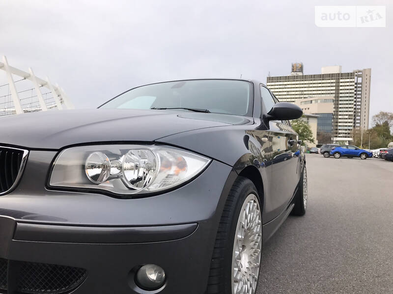 Хэтчбек BMW 1 Series 2005 в Киеве