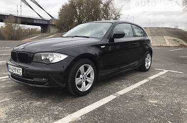 Хэтчбек BMW 1 Series 2011 в Киеве