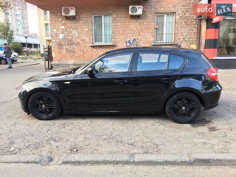 Хетчбек BMW 1 Series 2010 в Києві