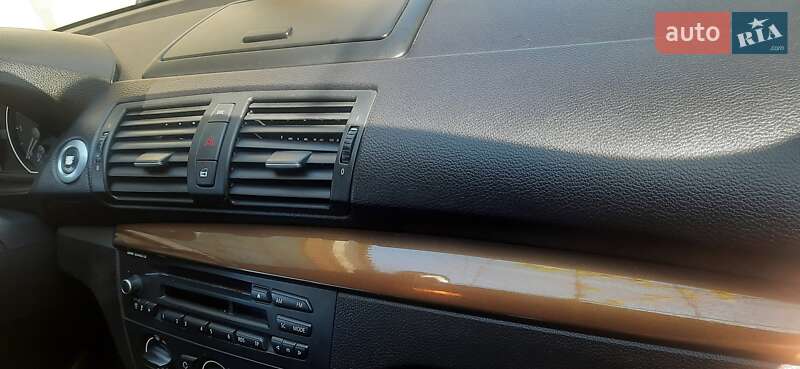 Хетчбек BMW 1 Series 2010 в Первомайську