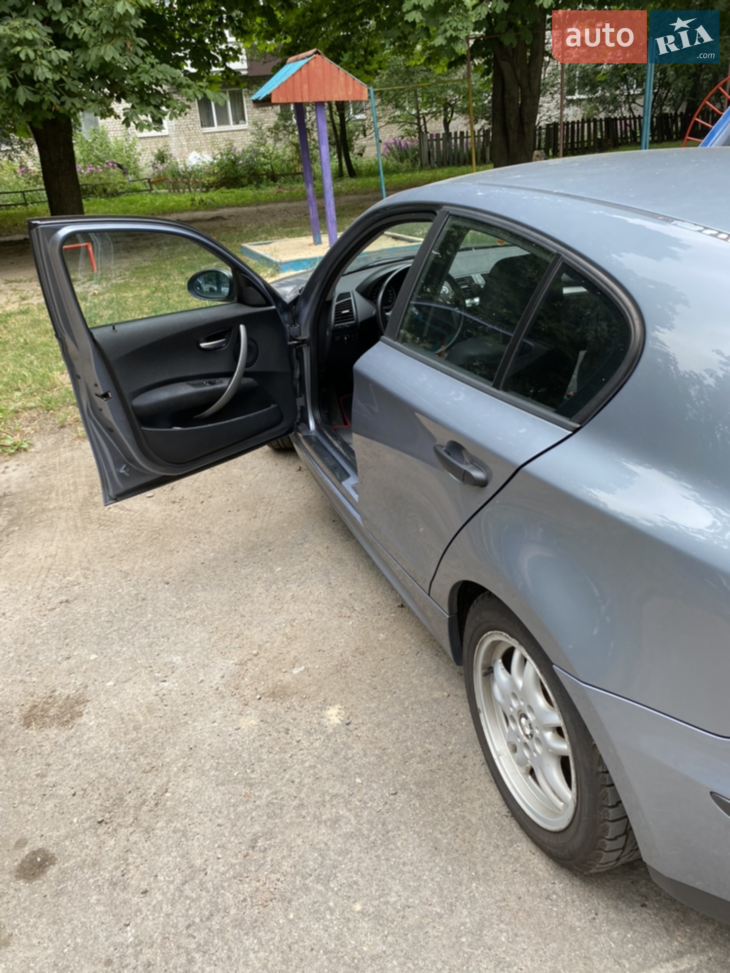 BMW 1 Series 2005 VIN WBAUF11030PT53499 фото оголошення 3 з 10