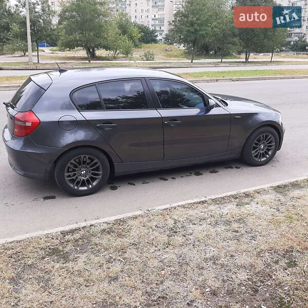Хэтчбек BMW 1 Series 2007 в Запорожье
