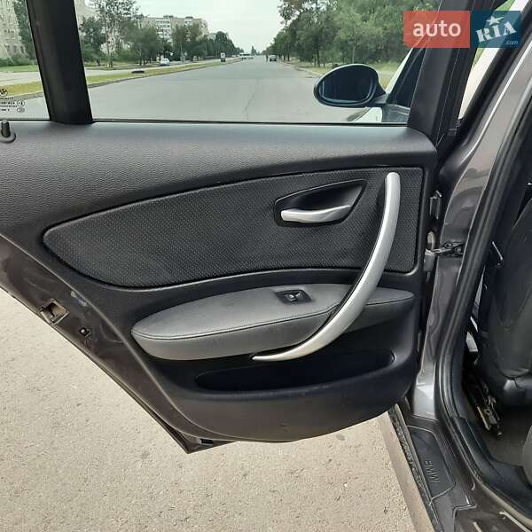 Хэтчбек BMW 1 Series 2007 в Запорожье