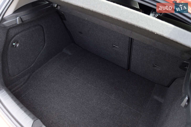 Хэтчбек BMW 1 Series 2012 в Львове