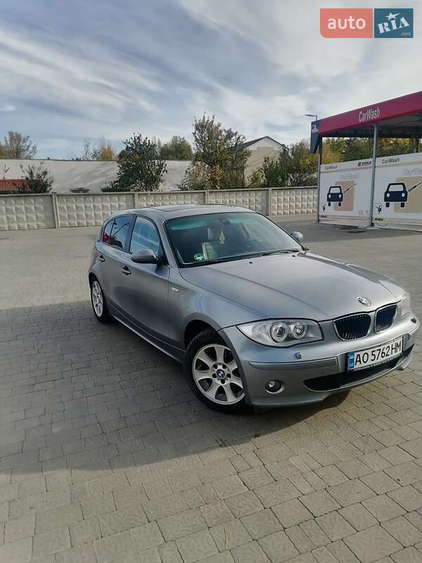 Хэтчбек BMW 1 Series 2004 в Ужгороде