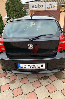 Хэтчбек BMW 1 Series 2010 в Черновцах