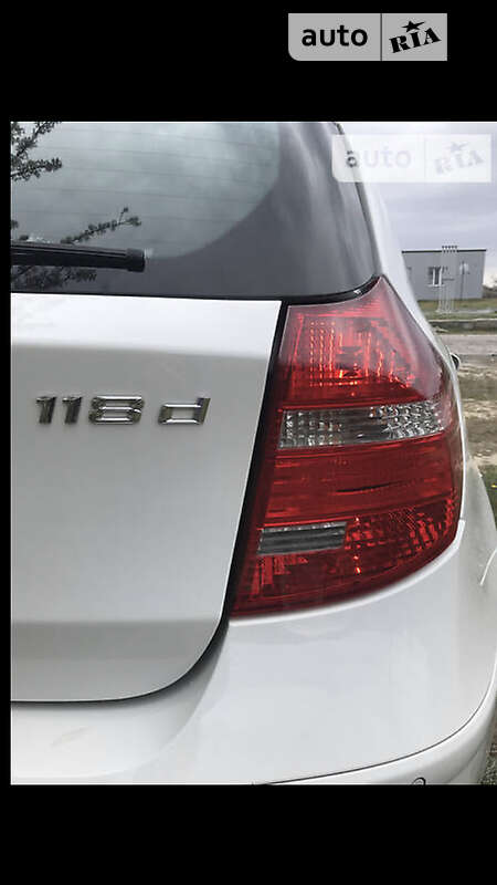 Хэтчбек BMW 1 Series 2010 в Херсоне