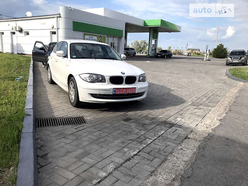 Хэтчбек BMW 1 Series 2010 в Херсоне
