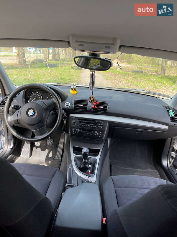 Хэтчбек BMW 1 Series 2004 в Чернигове