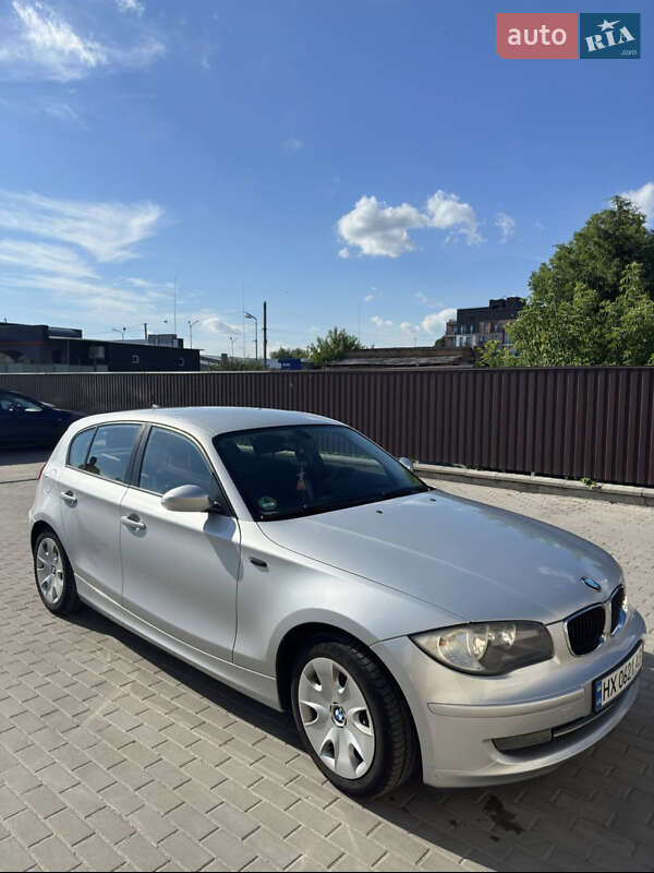 Хэтчбек BMW 1 Series 2008 в Староконстантинове