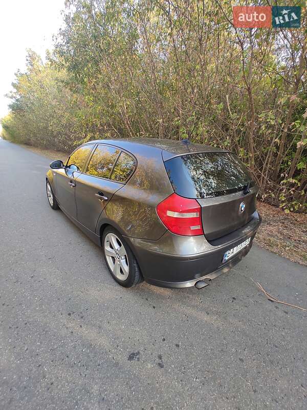 Хэтчбек BMW 1 Series 2008 в Александрие