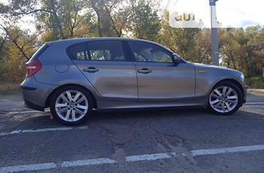 Хэтчбек BMW 1 Series 2010 в Днепре