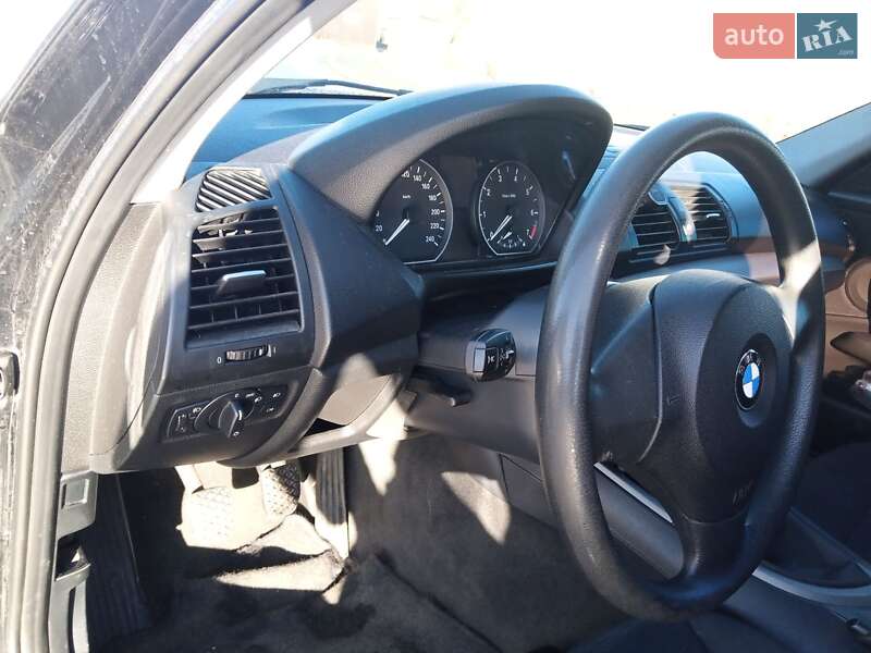 Хэтчбек BMW 1 Series 2008 в Киеве