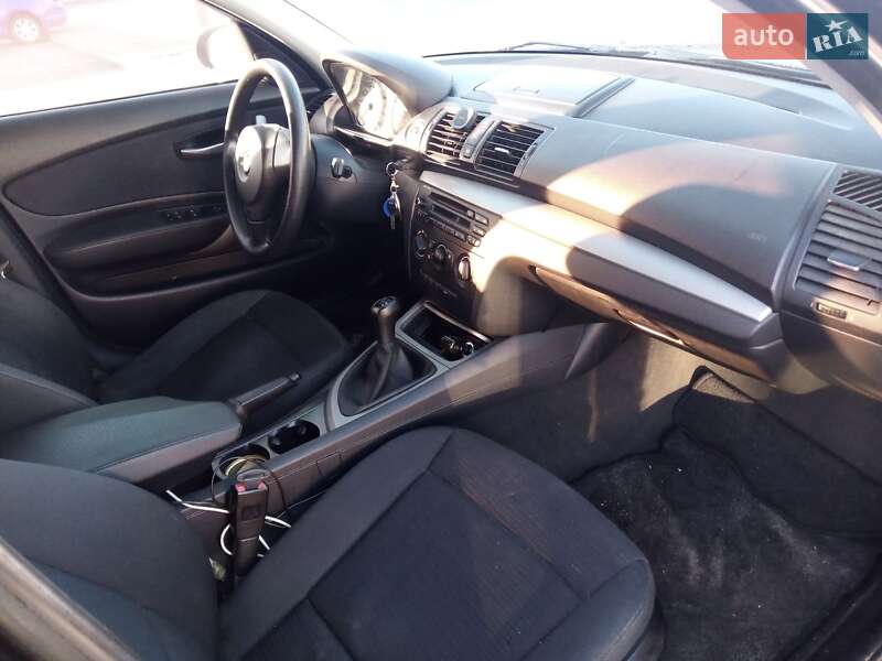 Хэтчбек BMW 1 Series 2008 в Киеве