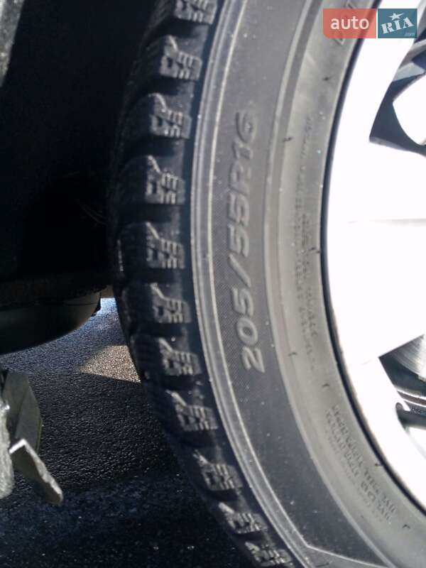 Хэтчбек BMW 1 Series 2008 в Киеве