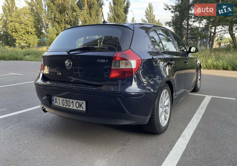 Хэтчбек BMW 1 Series 2006 в Киеве