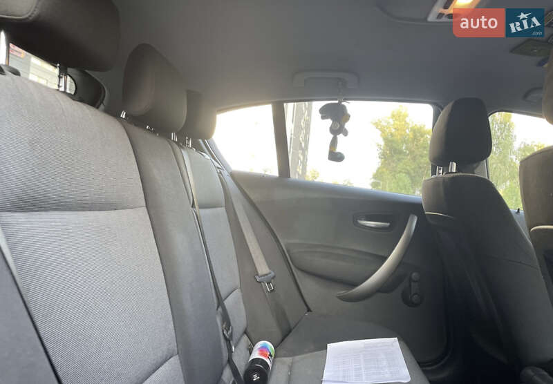 Хэтчбек BMW 1 Series 2006 в Киеве