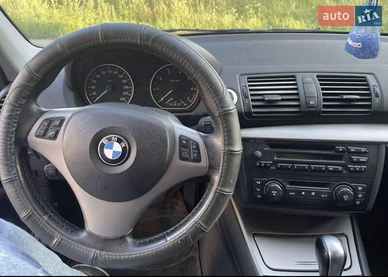 Хэтчбек BMW 1 Series 2006 в Киеве