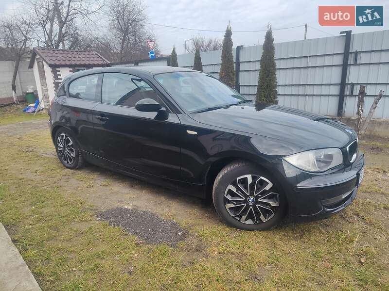 Хетчбек BMW 1 Series 2009 в Києві