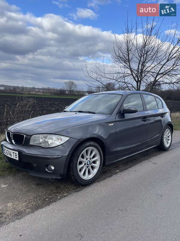 BMW 1 Series 2005