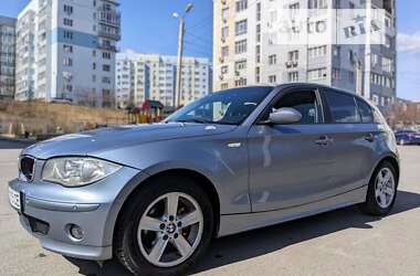 Хэтчбек BMW 1 Series 2006 в Харькове