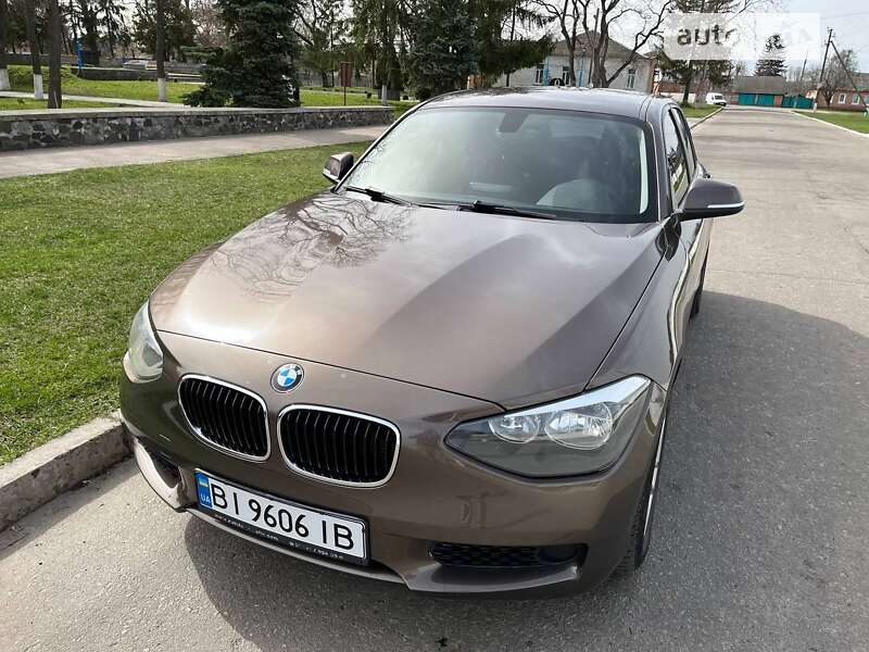 Хэтчбек BMW 1 Series 2012 в Зенькове