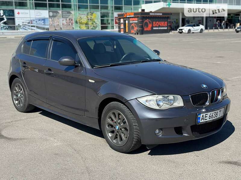 Хэтчбек BMW 1 Series 2006 в Запорожье