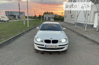 Хэтчбек BMW 1 Series 2010 в Ужгороде