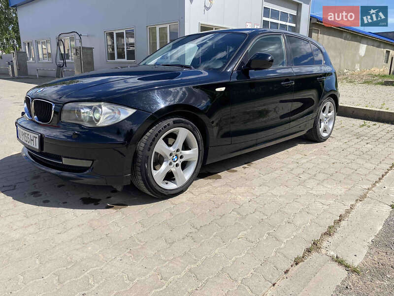 Хетчбек BMW 1 Series 2009 в Мукачевому