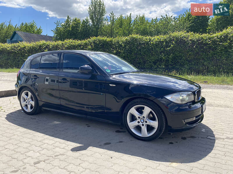 Хетчбек BMW 1 Series 2009 в Мукачевому