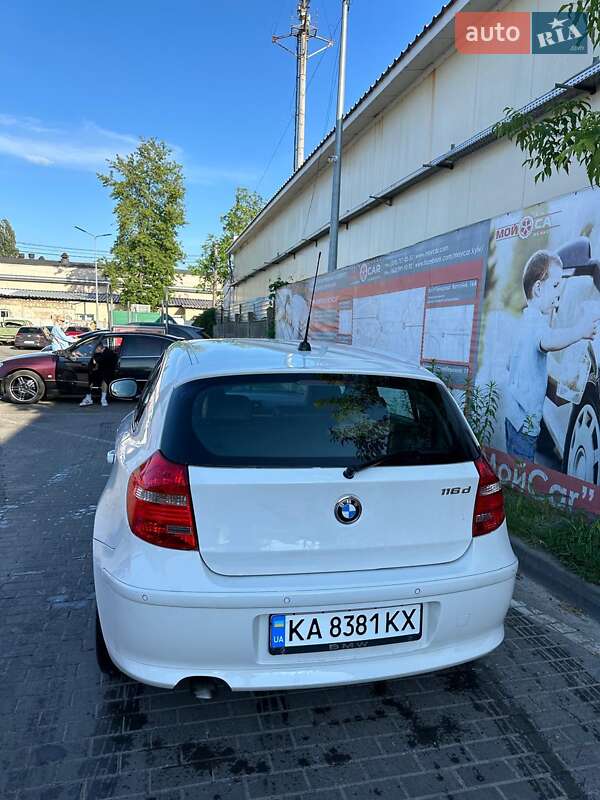 Хетчбек BMW 1 Series 2010 в Києві фото 3 Хетчбек BMW 1 Series 2010 в Києві