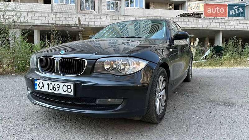 Хэтчбек BMW 1 Series 2009 в 
