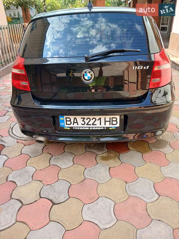 Хэтчбек BMW 1 Series 2011 в Кропивницком
