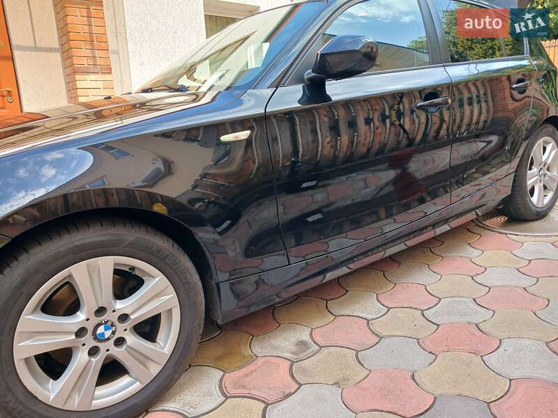 Хэтчбек BMW 1 Series 2011 в Кропивницком