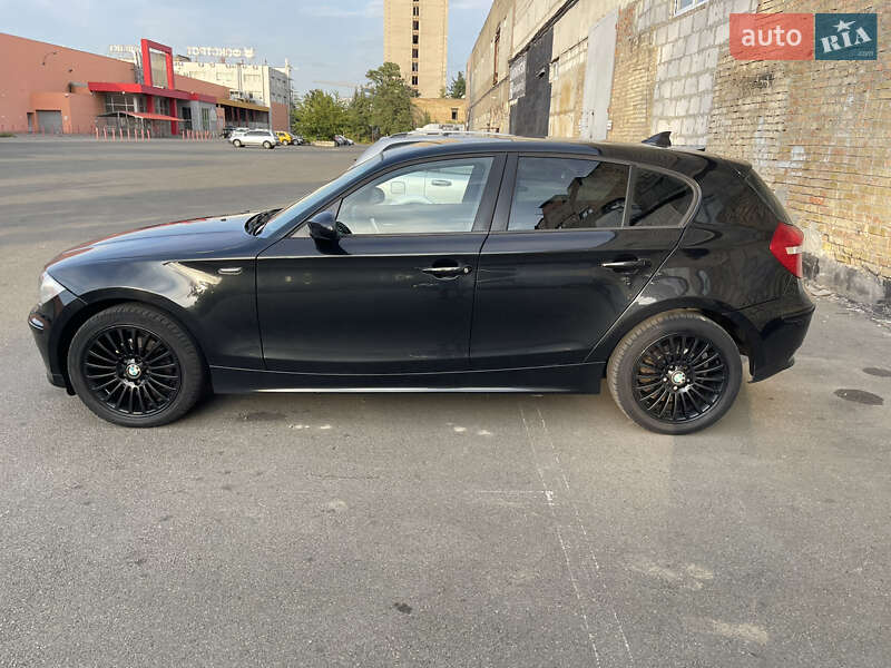 Хэтчбек BMW 1 Series 2005 в Киеве