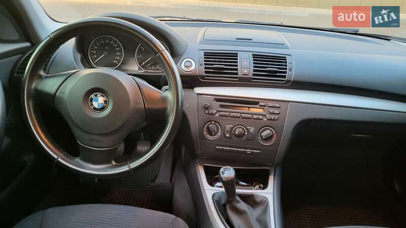Хэтчбек BMW 1 Series 2010 в Днепре