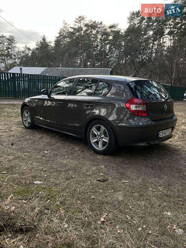 Хэтчбек BMW 1 Series 2006 в Чернигове