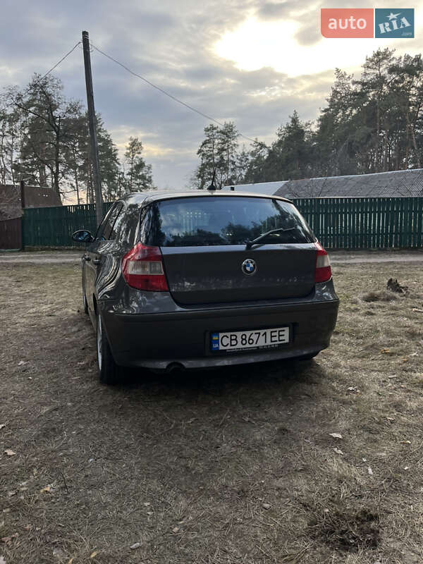 Хэтчбек BMW 1 Series 2006 в Чернигове