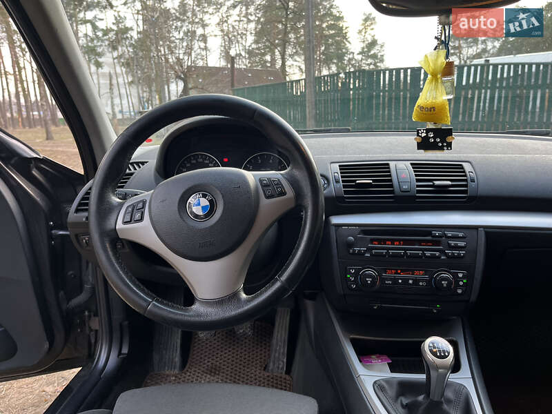 Хэтчбек BMW 1 Series 2006 в Чернигове