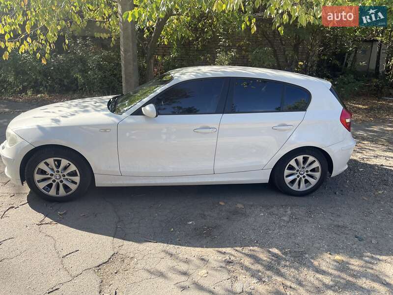 Хетчбек BMW 1 Series 2008 в Миколаєві