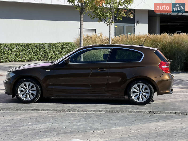 Хетчбек BMW 1 Series 2011 в Києві фото 2 Хетчбек BMW 1 Series 2011 в Києві